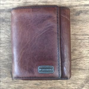 Classic men’s Genuine Fossil Wallet. Tri-fold.